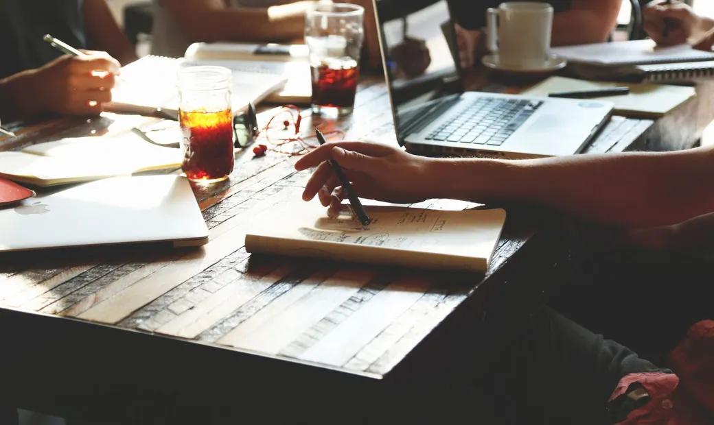 Como escrever títulos e chamadas que fazem o cliente parar
